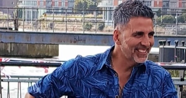 Akshay Kumar - Dainik Bombabomb